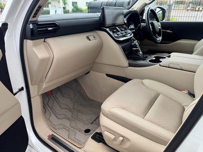 صورة 35 لـ 2024 Toyota LAND CRUISER 300