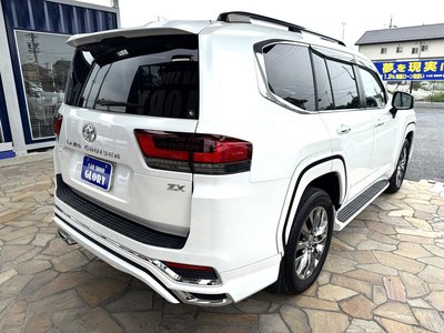 صورة 78 لـ 2024 Toyota LAND CRUISER 300