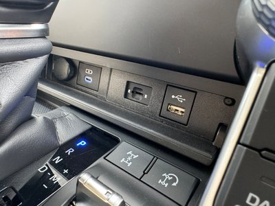 صورة 30 لـ 2024 Toyota LAND CRUISER 300