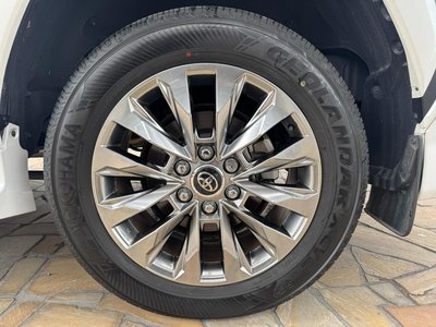 صورة 41 لـ 2024 Toyota LAND CRUISER 300