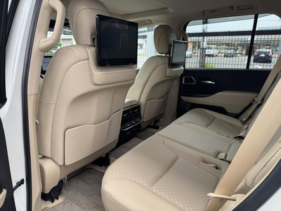 صورة 47 لـ 2024 Toyota LAND CRUISER 300