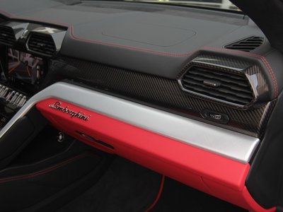 2020 Lamborghini URUS — миниатюра 28