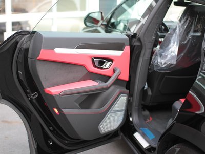 2020 Lamborghini URUS — миниатюра 38