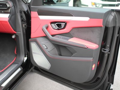 2020 Lamborghini URUS — миниатюра 30