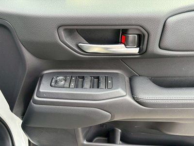 صورة 34 لـ 2025 Toyota LAND CRUISER 250