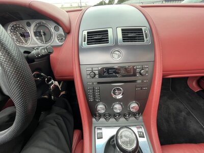 صورة 38 لـ 2008 Aston Martin V8 VANTAGE ROADSTER