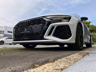 2022 AUDI RS3 SEDAN photo 3