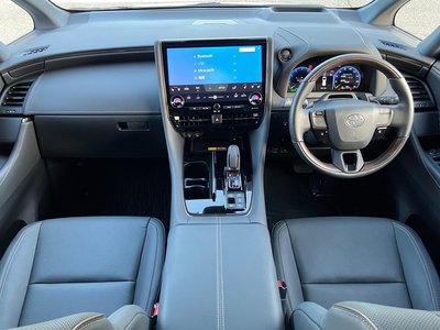 صورة 43 لـ 2023 Toyota ALPHARD