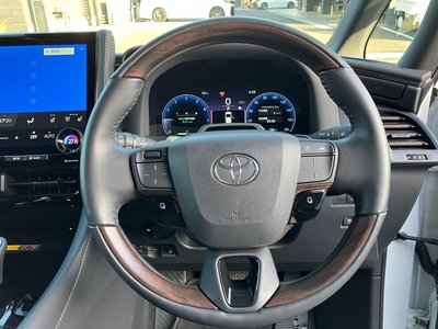صورة 47 لـ 2023 Toyota ALPHARD