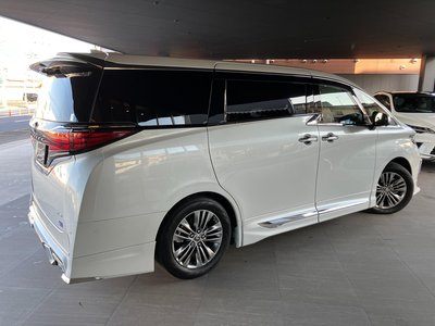 صورة 55 لـ 2023 Toyota ALPHARD