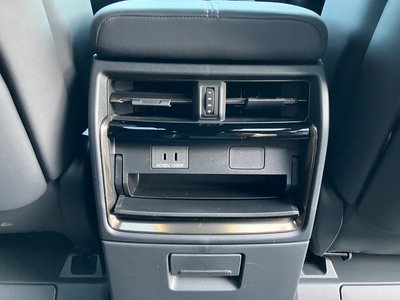 صورة 49 لـ 2023 Toyota ALPHARD
