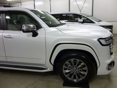 صورة 43 لـ 2025 Toyota LAND CRUISER 300