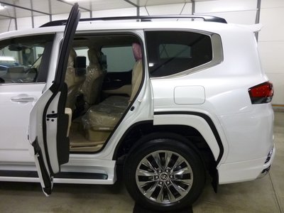 صورة 52 لـ 2025 Toyota LAND CRUISER 300
