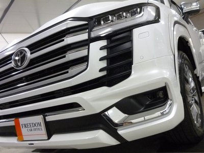 صورة 18 لـ 2025 Toyota LAND CRUISER 300