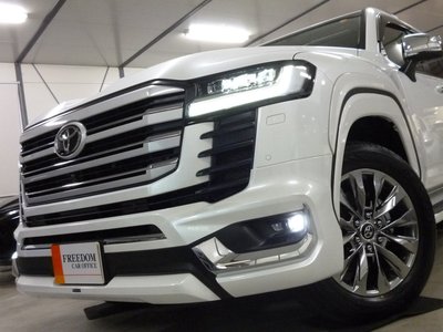 صورة 29 لـ 2025 Toyota LAND CRUISER 300