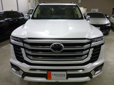 صورة 17 لـ 2025 Toyota LAND CRUISER 300