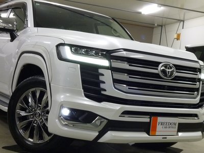 صورة 42 لـ 2025 Toyota LAND CRUISER 300