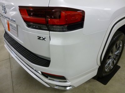 صورة 10 لـ 2025 Toyota LAND CRUISER 300
