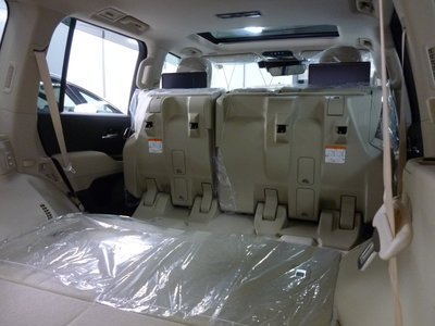 صورة 63 لـ 2025 Toyota LAND CRUISER 300
