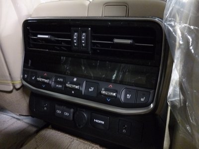 صورة 58 لـ 2025 Toyota LAND CRUISER 300