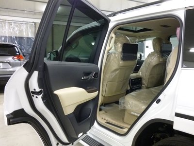 صورة 53 لـ 2025 Toyota LAND CRUISER 300