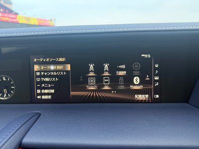 2017 Lexus LC thumbnail 37