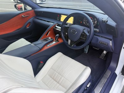 2017 Lexus LC photo 16