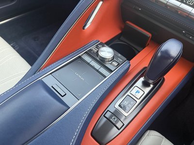 2017 Lexus LC thumbnail 38