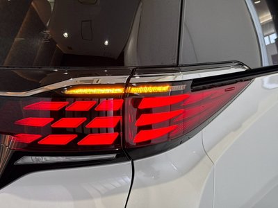 2025 Toyota ALPHARD — фото 32