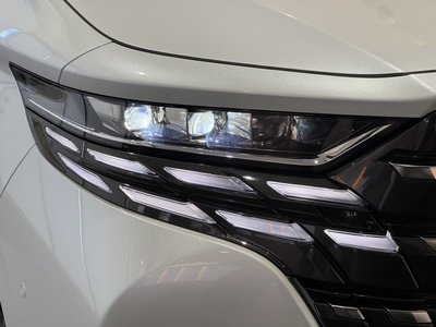2025 Toyota ALPHARD — фото 15