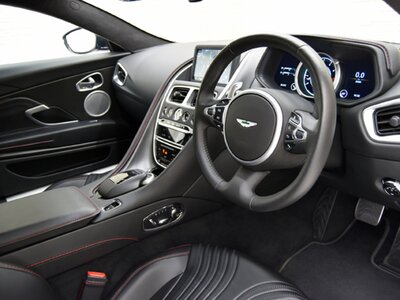 صورة مصغرة 11 لـ 2018 Aston Martin DB11