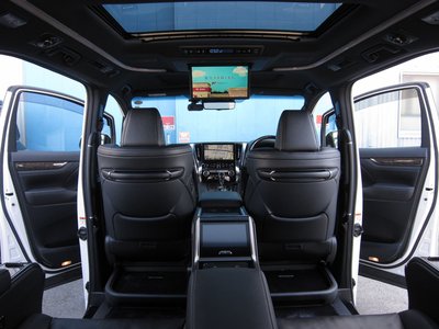 2023 Toyota ALPHARD — фото 19