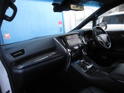 2023 Toyota ALPHARD — фото 23