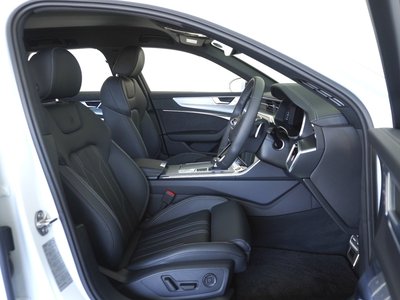 2026 AUDI A6 AVANT photo 12