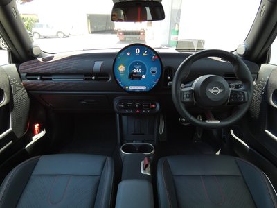 2025 MINI COOPER thumbnail 3