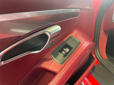 2020 Porsche 718 thumbnail 26