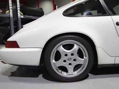 1990 Porsche 911 — миниатюра 22