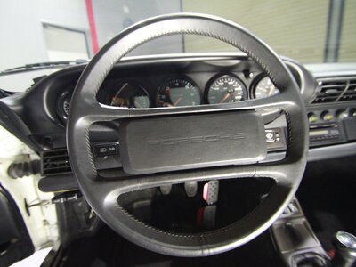 1990 Porsche 911 — миниатюра 31
