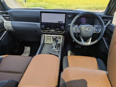 صورة 12 لـ 2025 Lexus GX