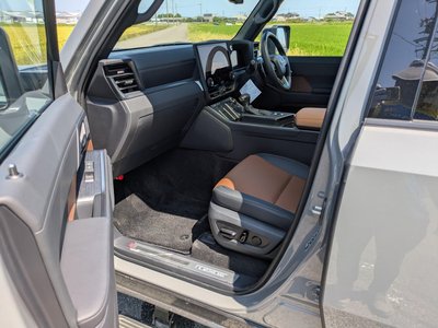 صورة 28 لـ 2025 Lexus GX