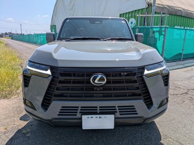 صورة 2 لـ 2025 Lexus GX