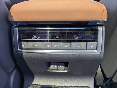 صورة 25 لـ 2025 Lexus GX