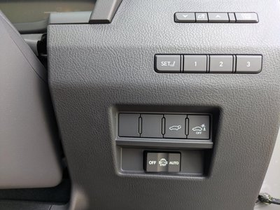 صورة 22 لـ 2025 Lexus GX