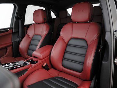 2023 Porsche MACAN photo 38