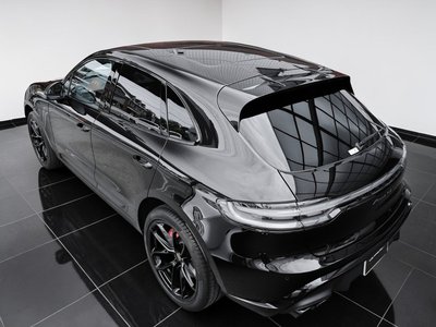2023 Porsche MACAN photo 13