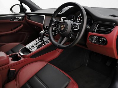 2023 Porsche MACAN photo 22