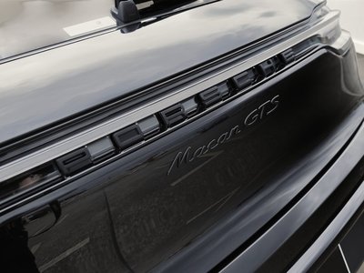 2023 Porsche MACAN photo 18