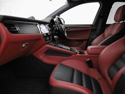 2023 Porsche MACAN photo 27