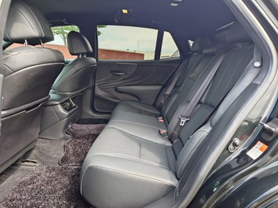 2021 Lexus LS thumbnail 23