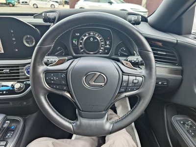 2021 Lexus LS photo 14